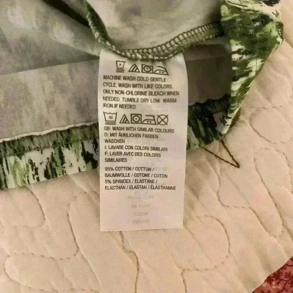 Denim and Company V-neck Short Sleeve Top - Picture 5 of 5